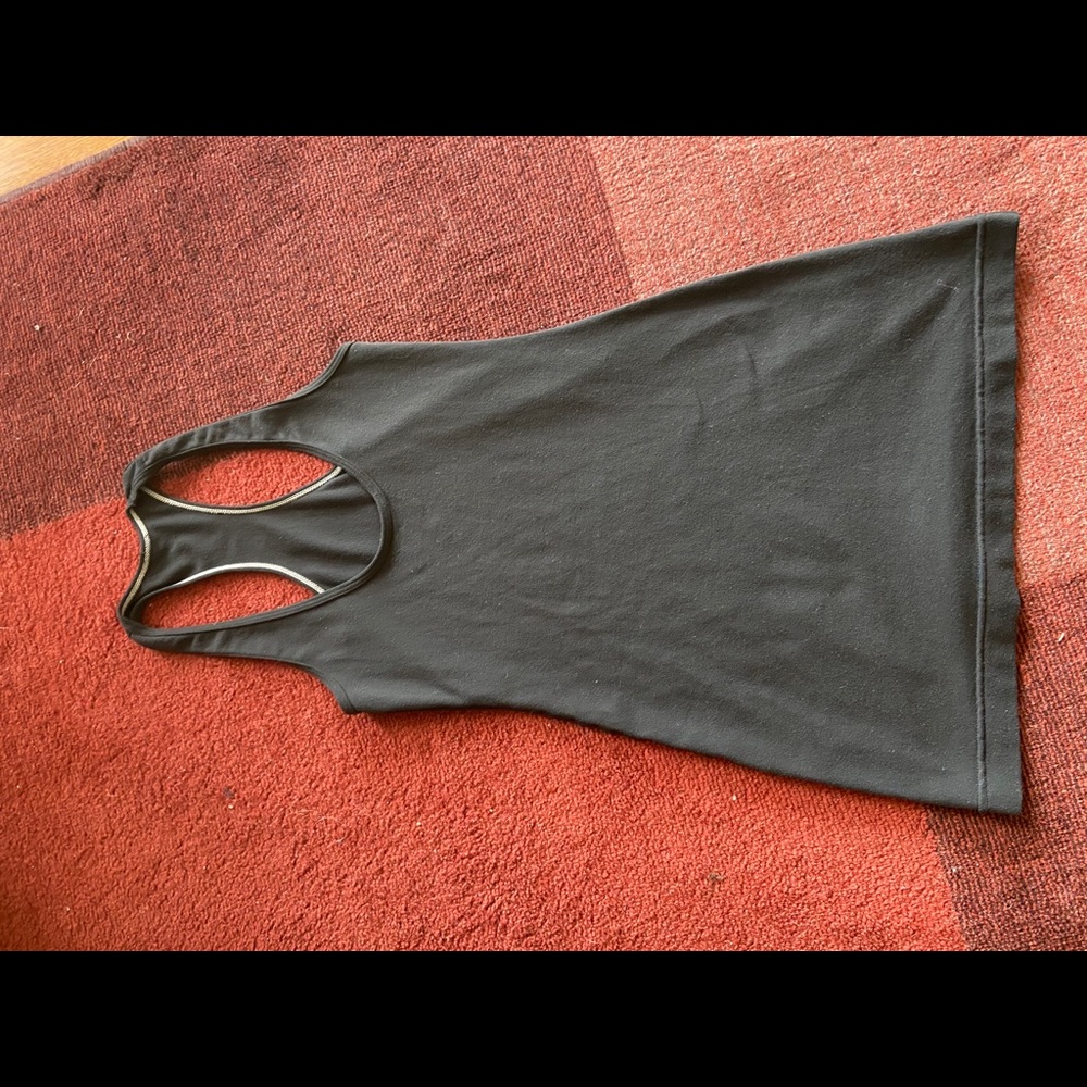 Lululemon tank top.